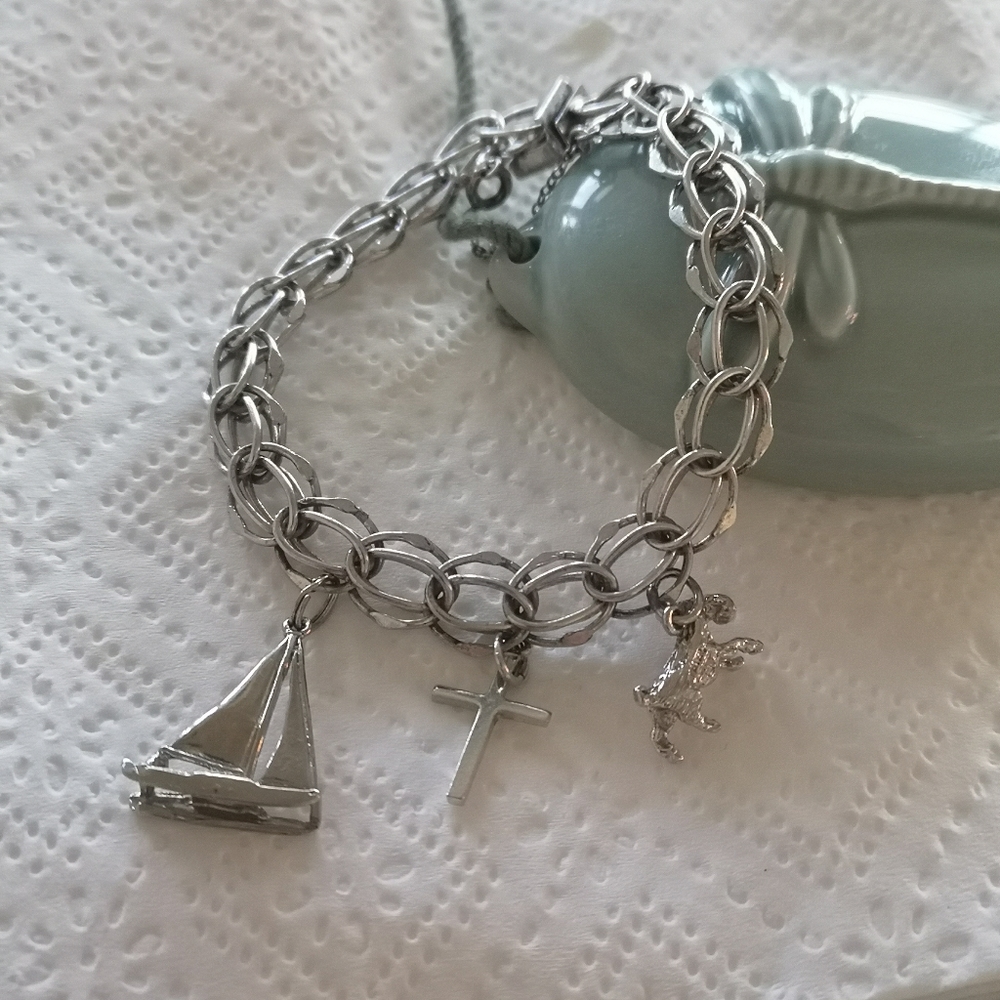 Vintage sterling silver charm bracelet